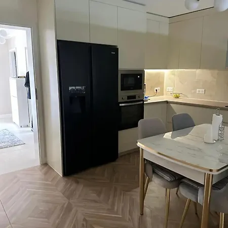 Maison Spacieuse Avec Terrasse A