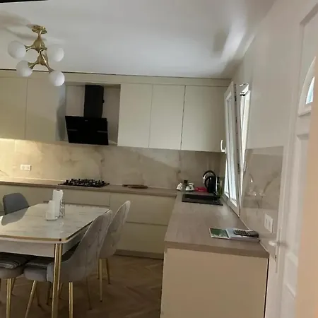 Maison Spacieuse Avec Terrasse A 펜션