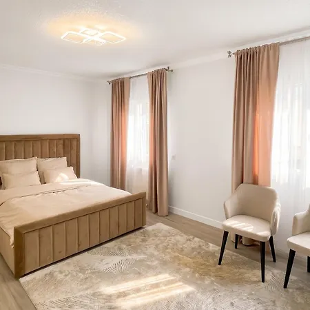 Maison Spacieuse Avec Terrasse A 퐁토 콩보
